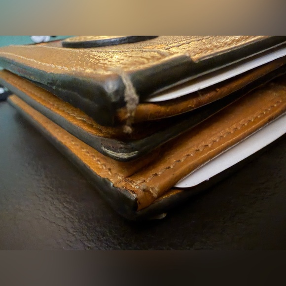 GUCCI
X Disney Brown GG Mickey Mouse Wallet ,Box, cards, dust bag and COA - Picture 16 of 16